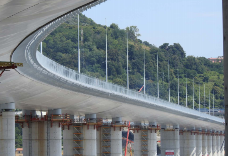 IGUZZINI illumina il Ponte Genova San Giorgio