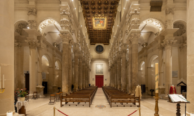 La Basilica di Santa Croce a Lecce risplende di nuova luce con le soluzioni IGuzzini