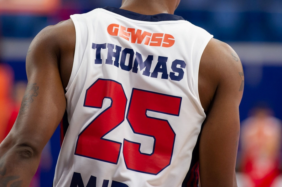 Gewiss ruggisce insieme ai Wildcats