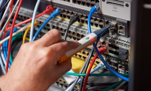 Qual è lo strumento più adatto al test dei collegamenti in fibra ottica