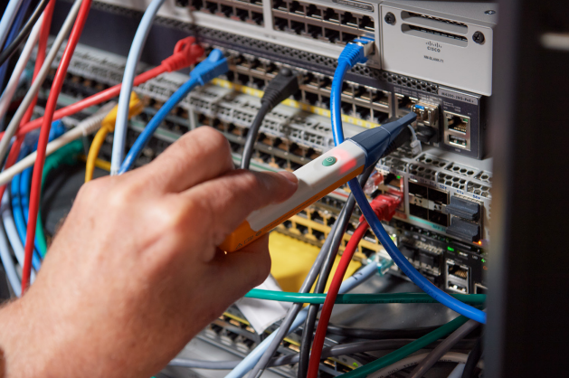 Qual è lo strumento più adatto al test dei collegamenti in fibra ottica